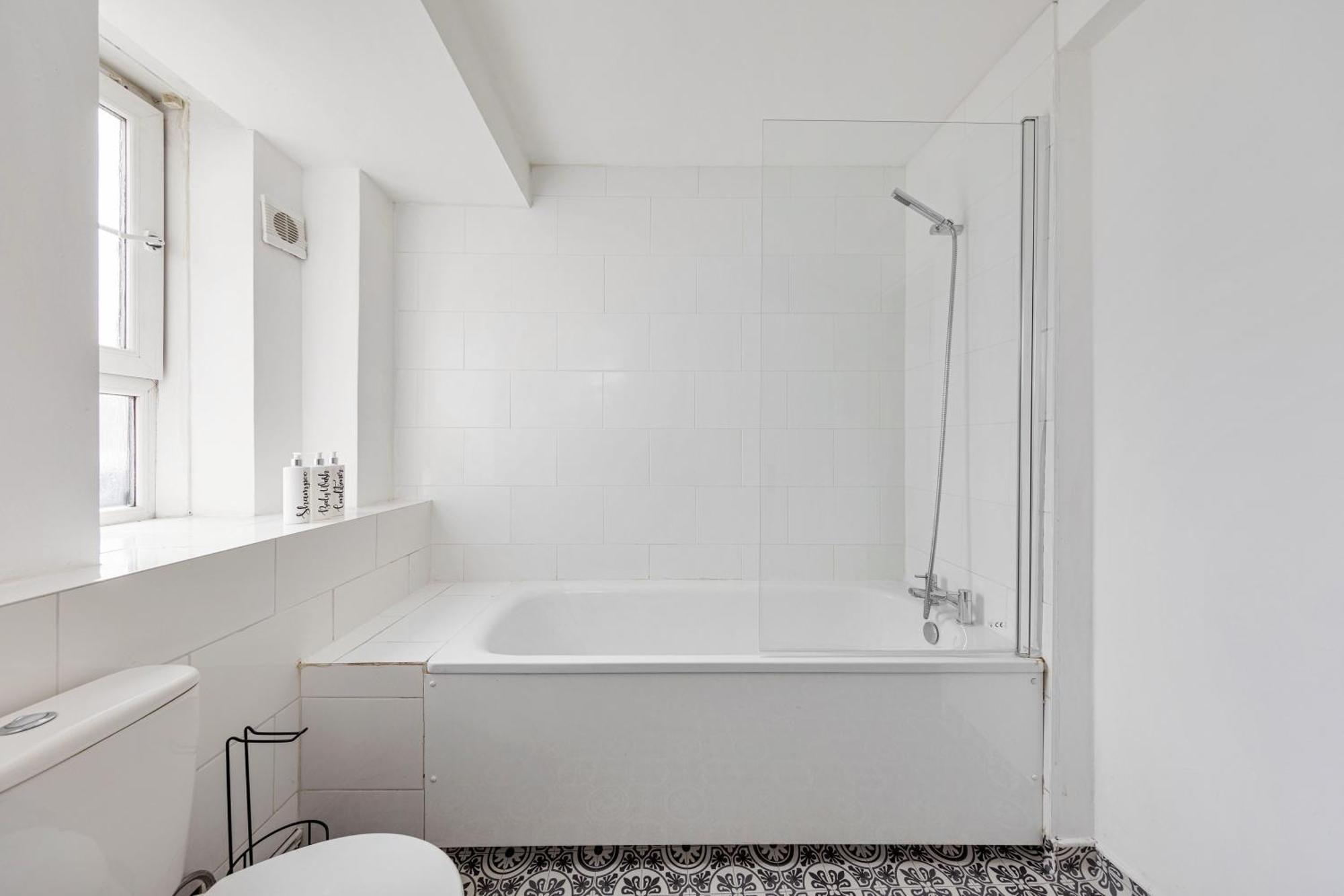 Sleek Shoreditch Hideout - 2 Bed Gem With Balcony In Central Londres Exterior foto